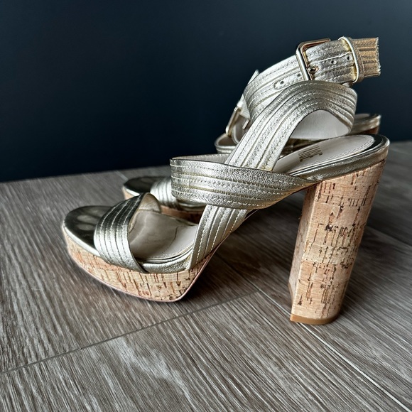 HOT 🔥🔥 Paige straps gold platform heels. Like new - Picture 2 of 4